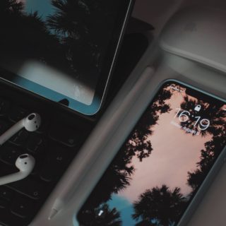 Alexandar Todov Productivity Apple Earpods Image EMPWR Youth Culture